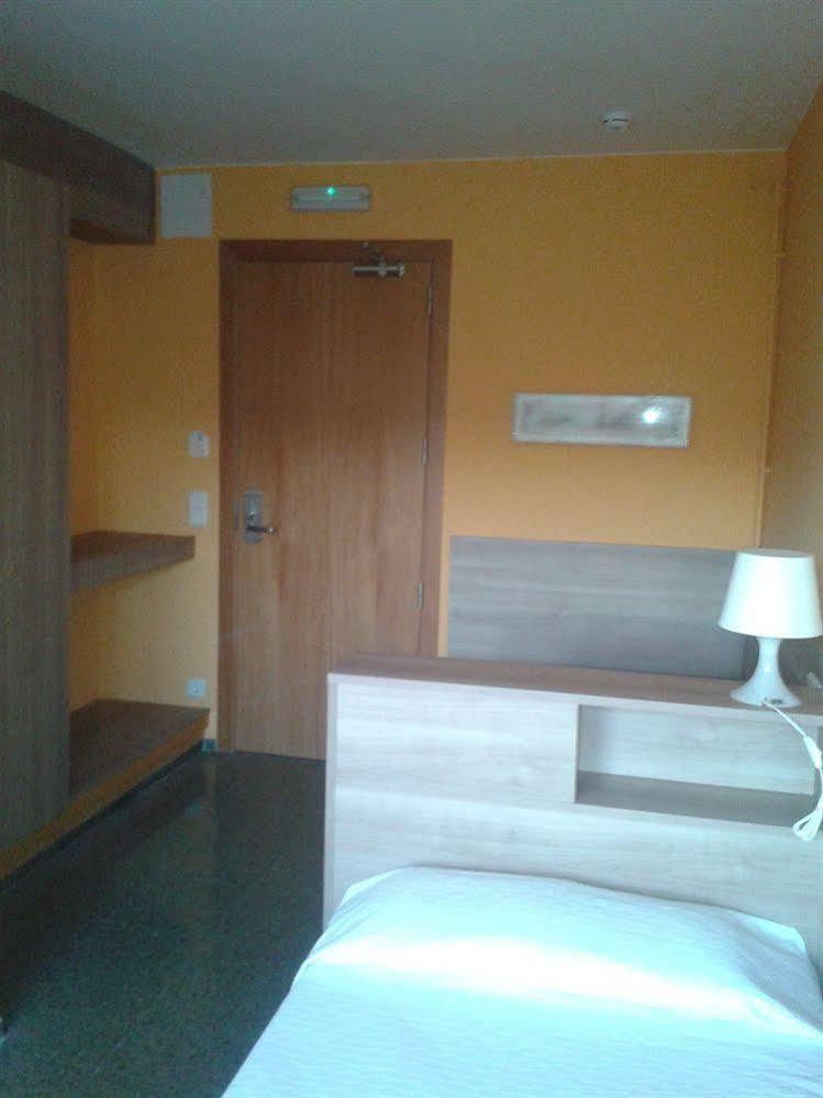 Residencia Salesiana Marti-codolar Maison d'hôtes Barcelone